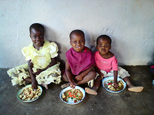 Kinder beim essen